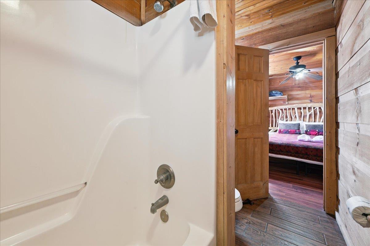 28Bath