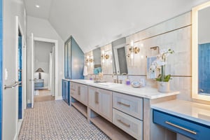 Primary King Bathroom, 3rd Floor