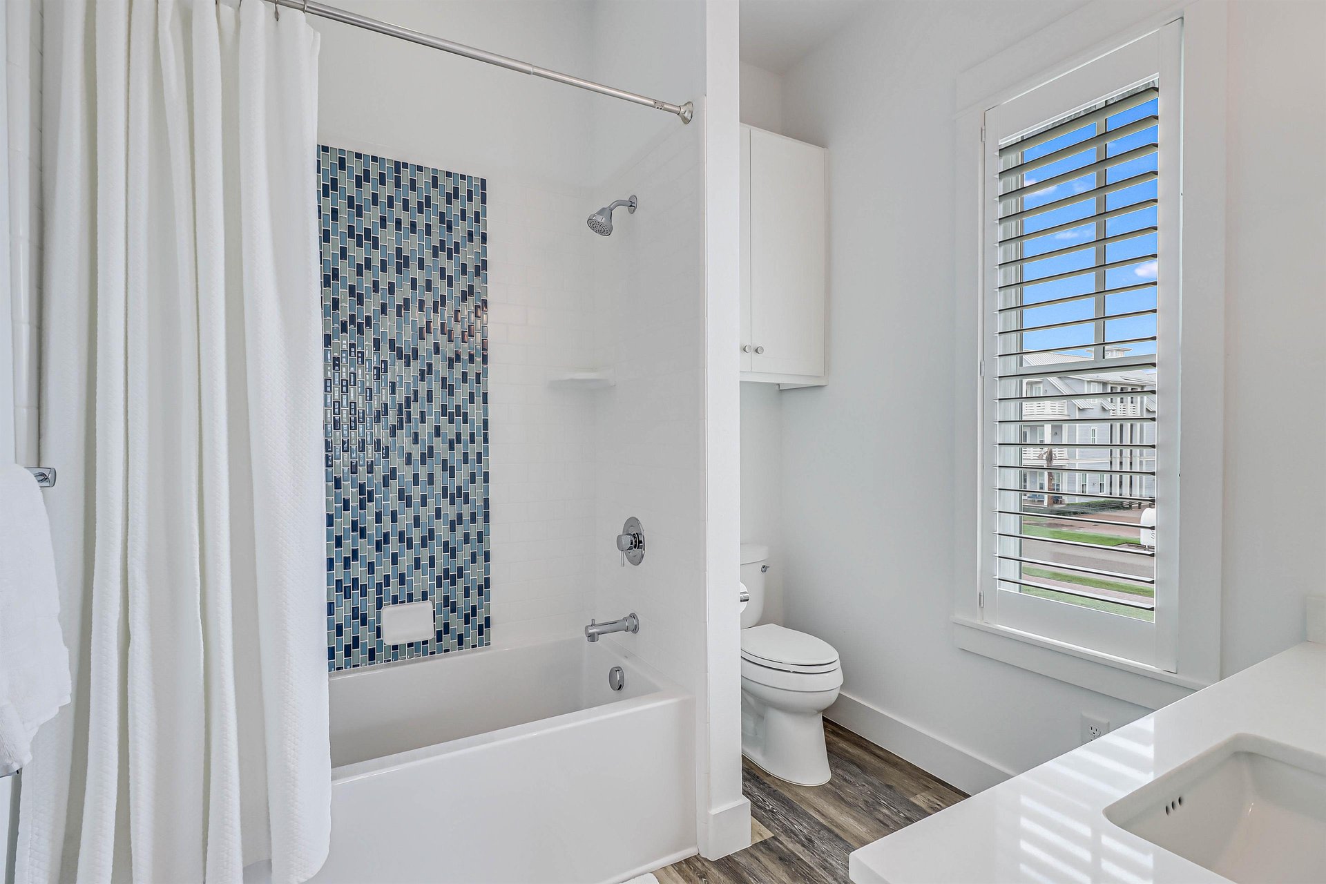 Bunk Bathroom, 2nd Floor