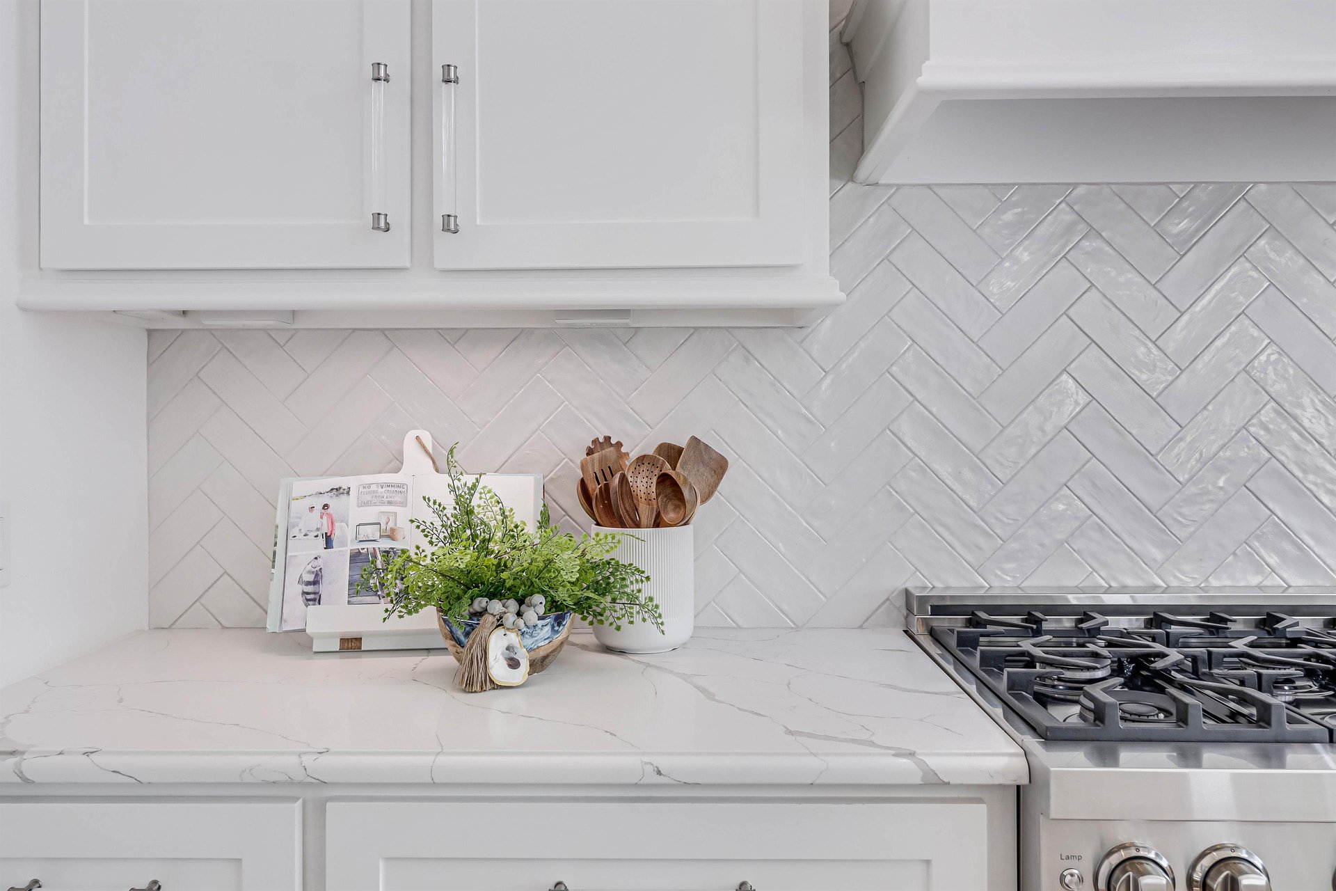 1st Floor Kitchen Overlooking Leisure Lake
