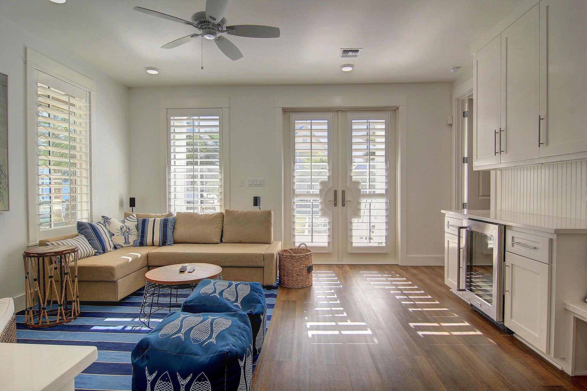 Living Area, 1st Floor