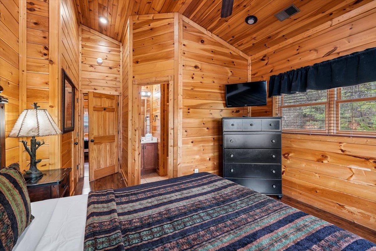 25Bedroom