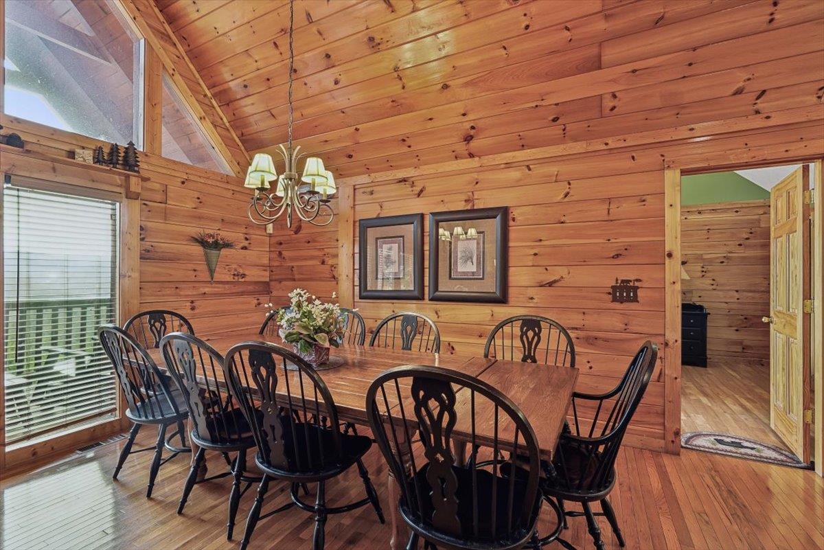 23Dining Room