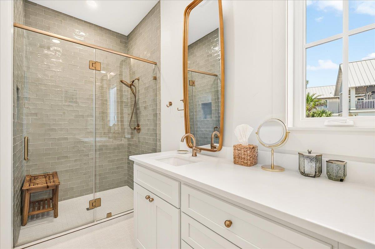 Primary King Ensuite, 1st Floor