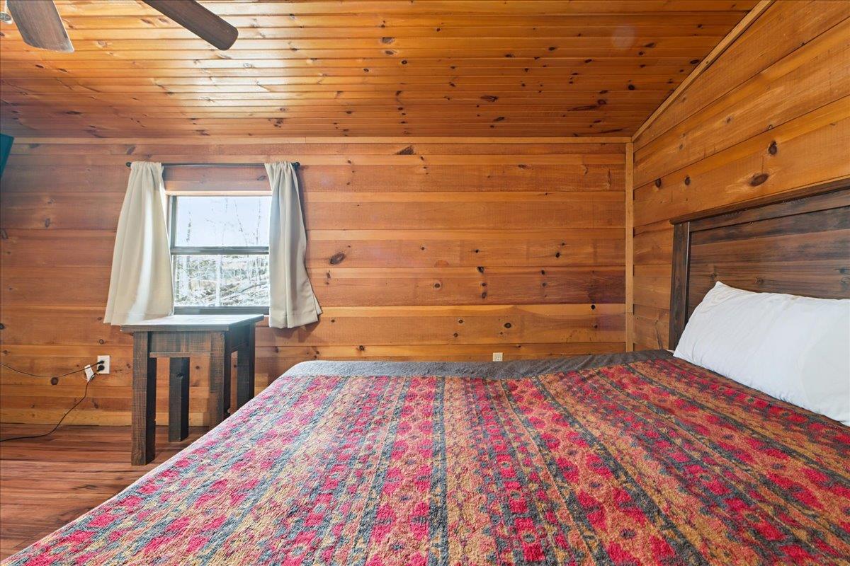 42Primary Bedroom