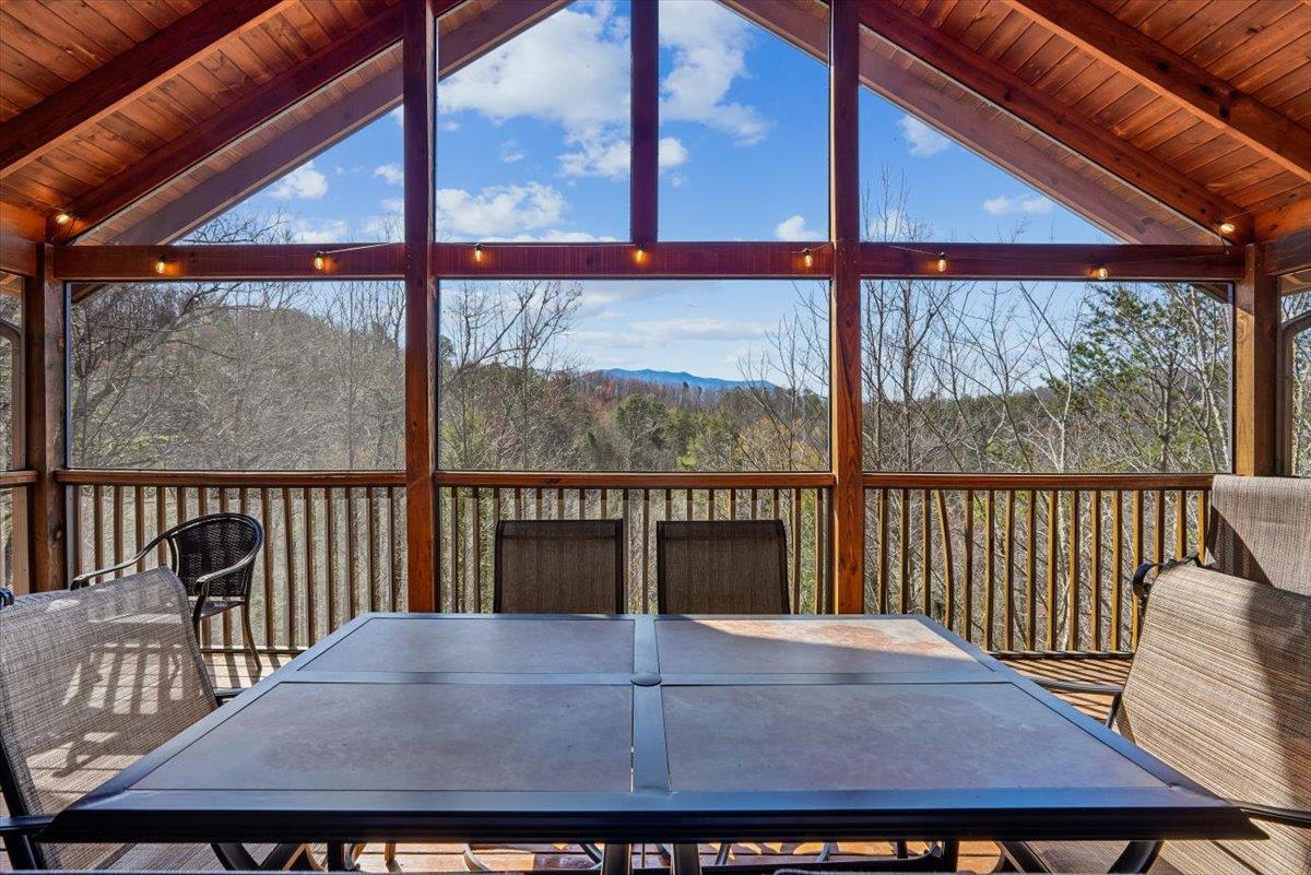 008Screened Deck