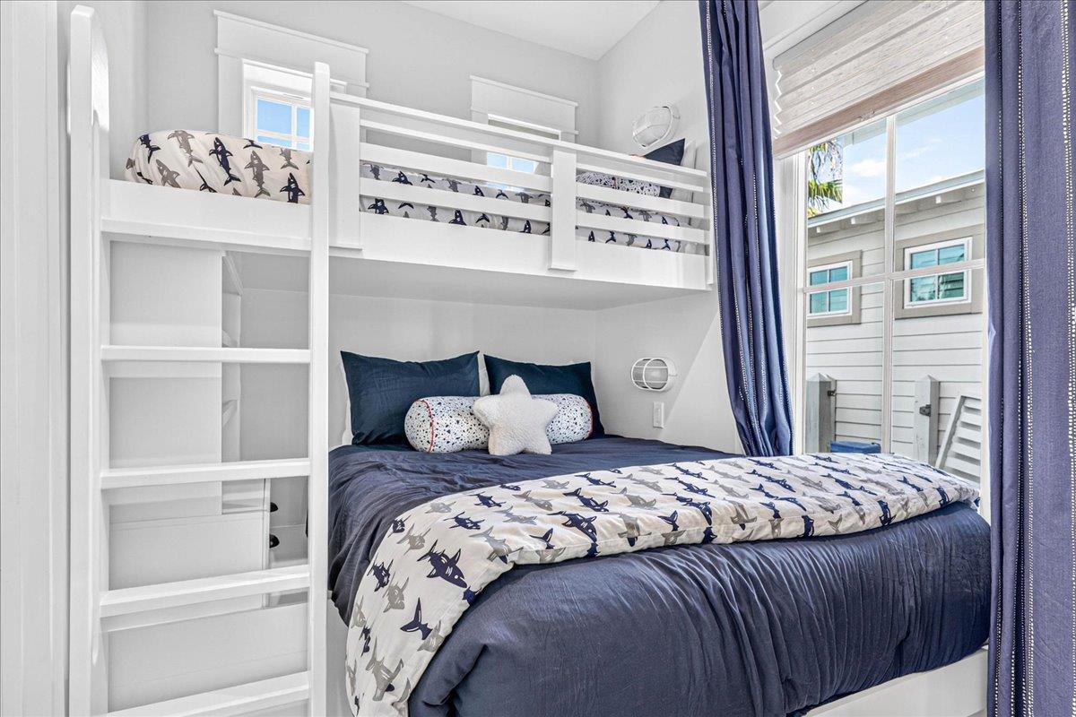 1st Floor, Twin Over Queen Bunk Bedroom