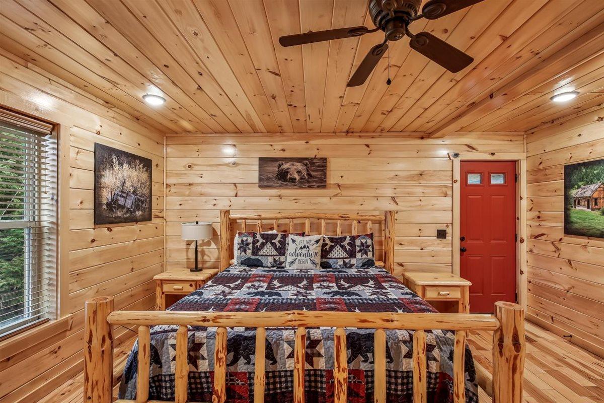 21Primary Bedroom