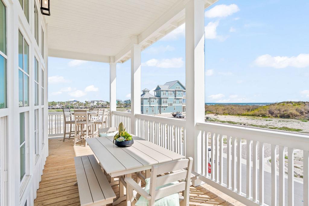 Front Wrap Balcony, 2nd Floor