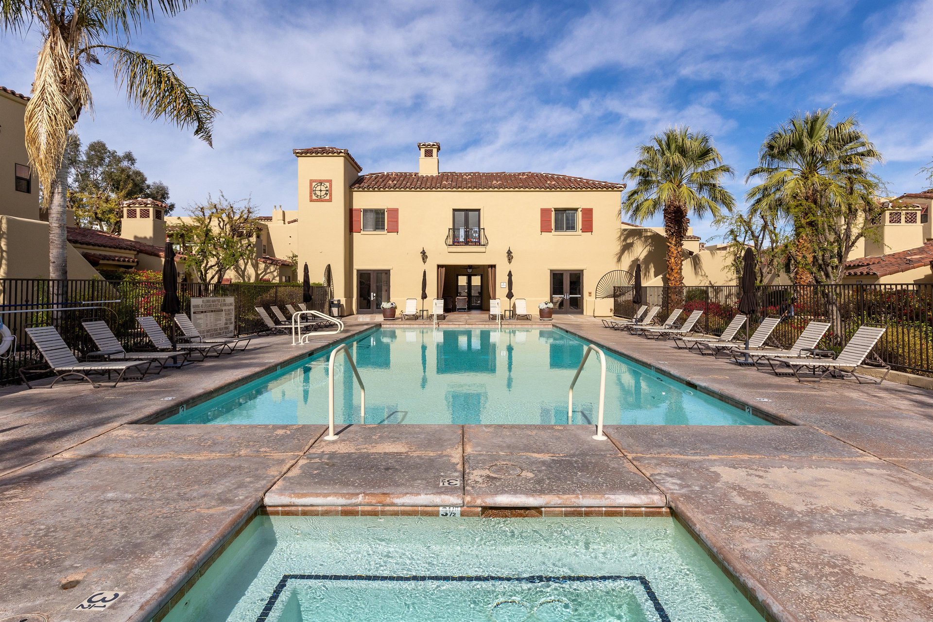 Resortstyle pool