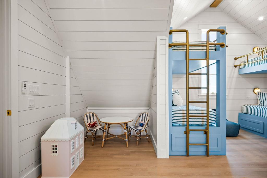 3rd Floor, Bunk Bedroom