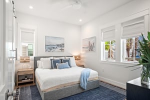 King Bedroom with Ensuite, 1st Floor