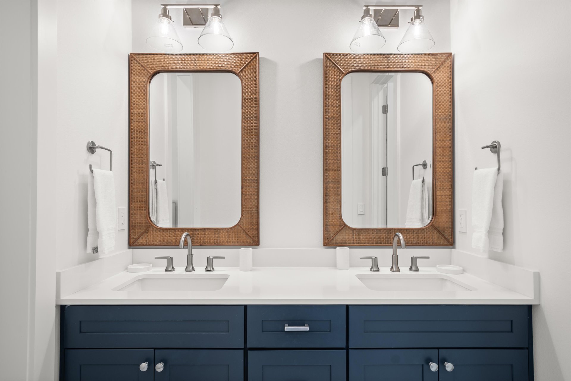 Primary King Bathroom, 2nd Floor