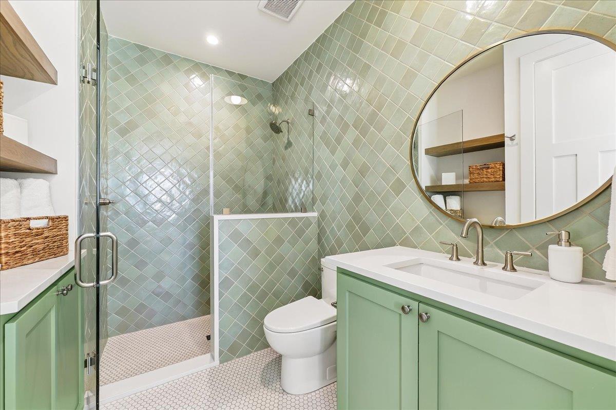 King Ensuite, 1st Floor