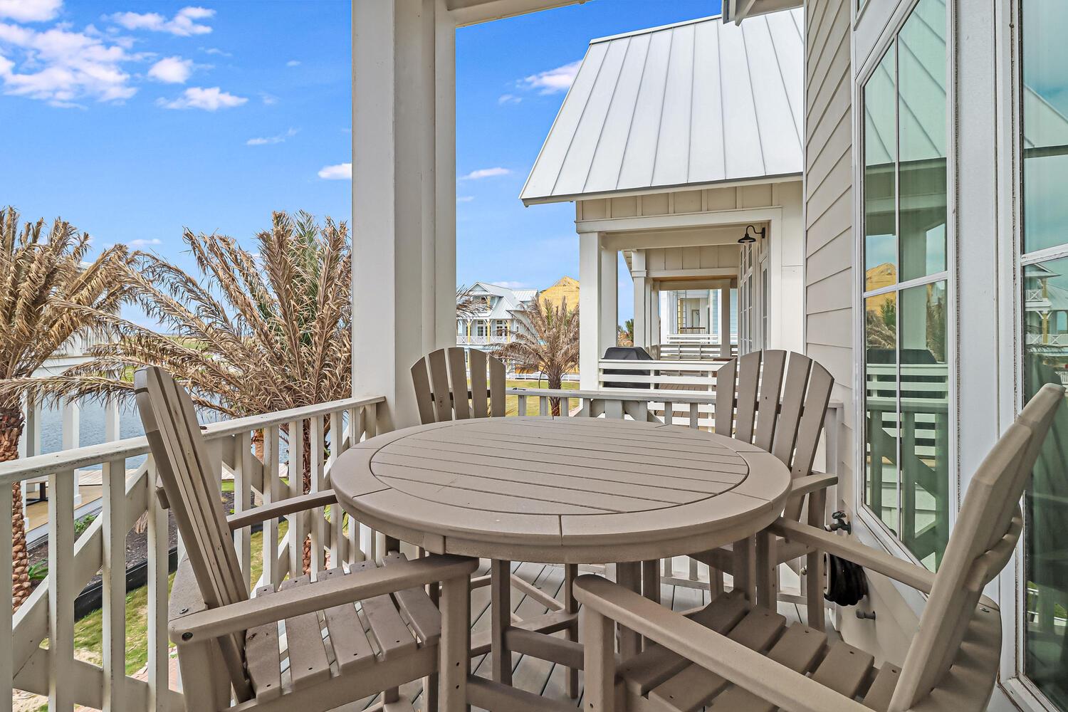 2nd Floor Living Room Balcony with Views of Leisure Lake