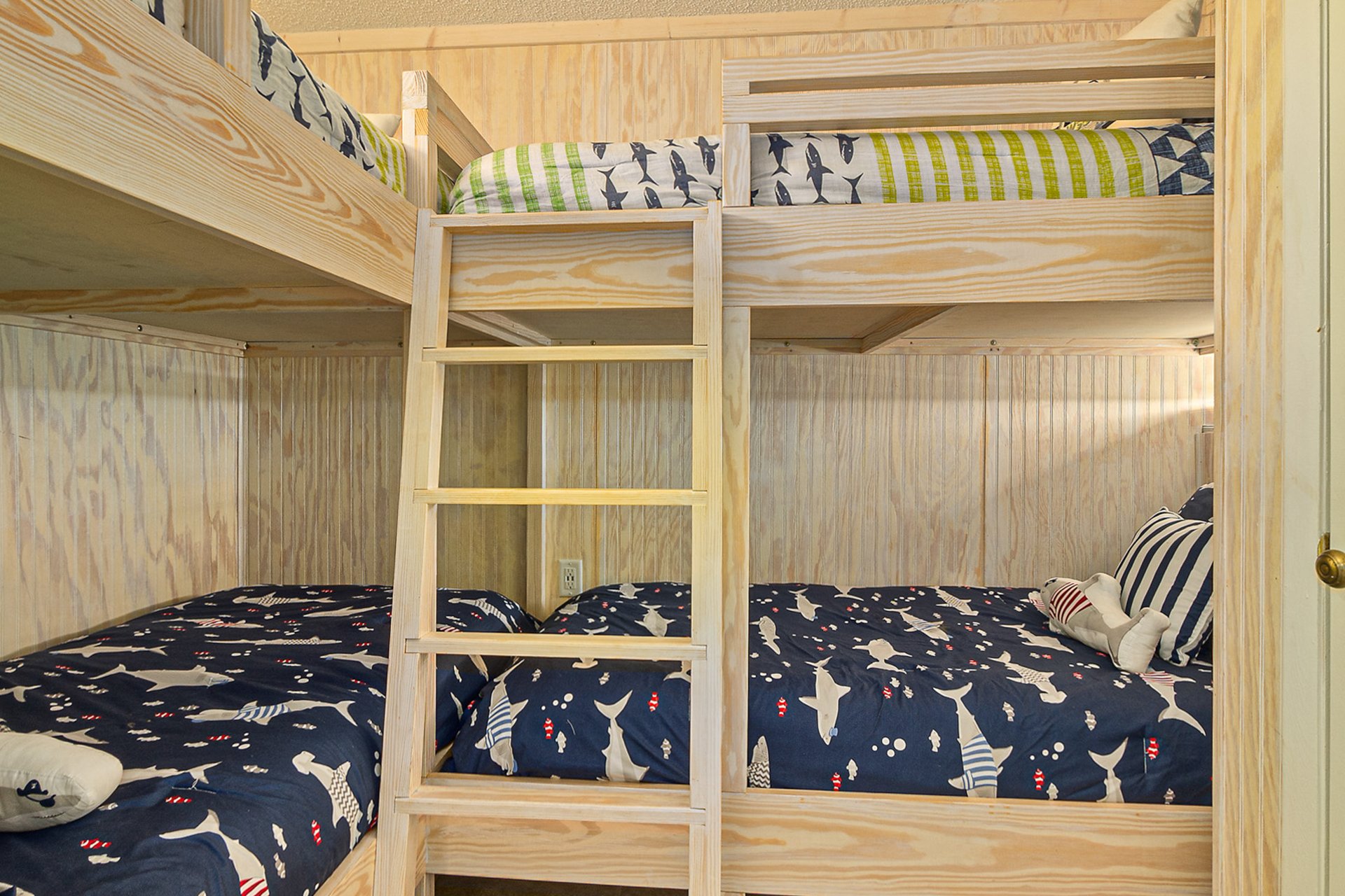 Colony Reef I 3401 20