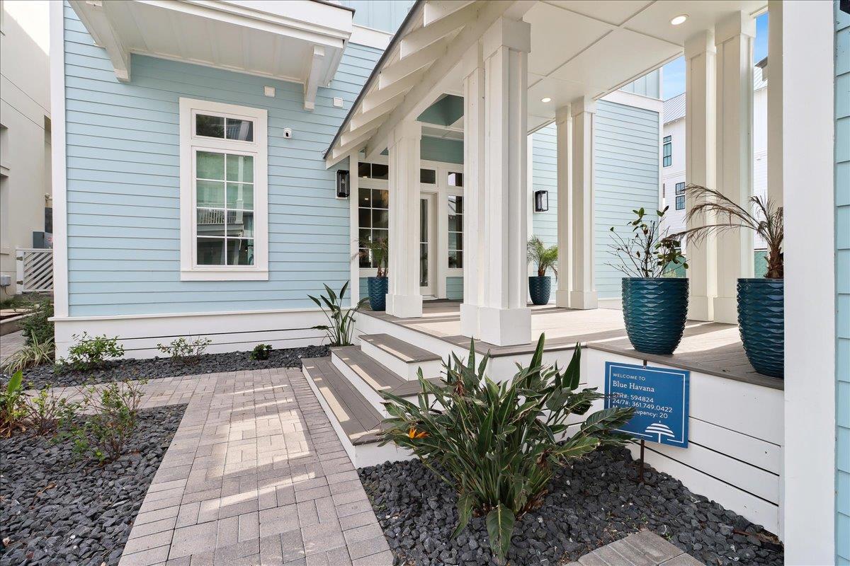 1st Floor, Front Porch