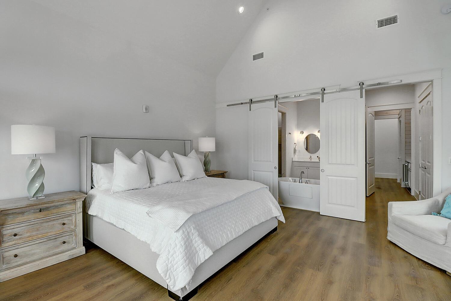 Primary Suite, 3rd Floor