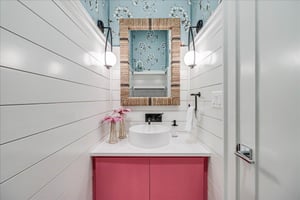 Powder Room, 1st Floor