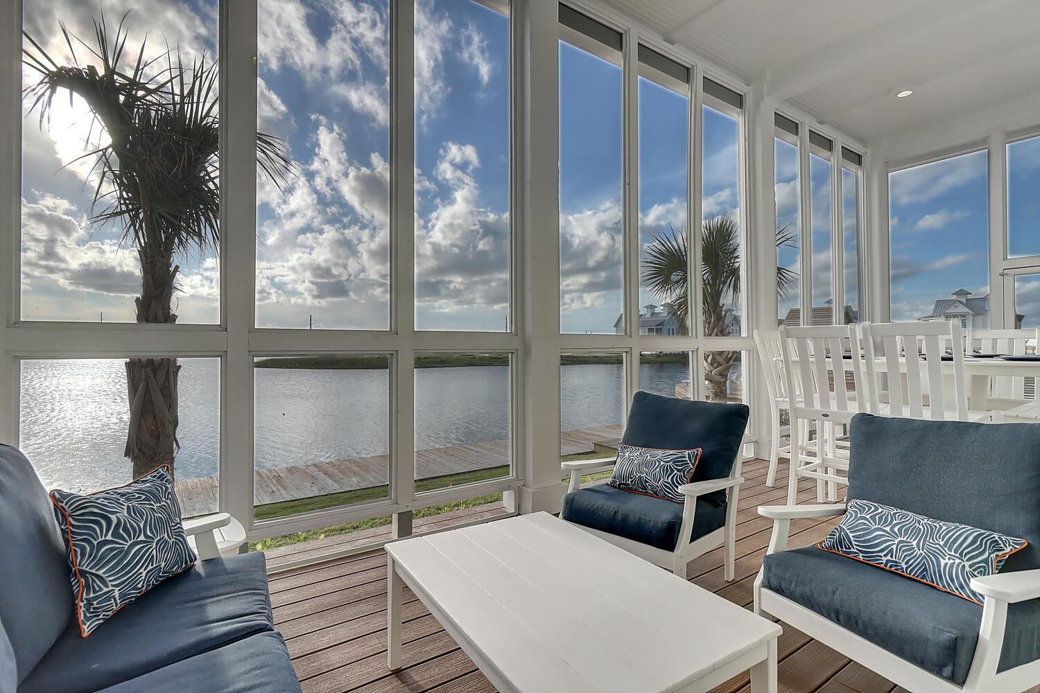 1st Floor, Lakeview Patio