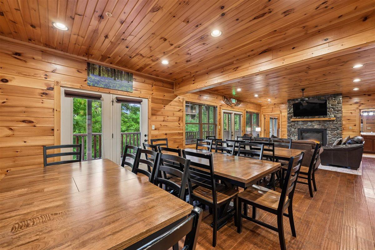 014Dining Room