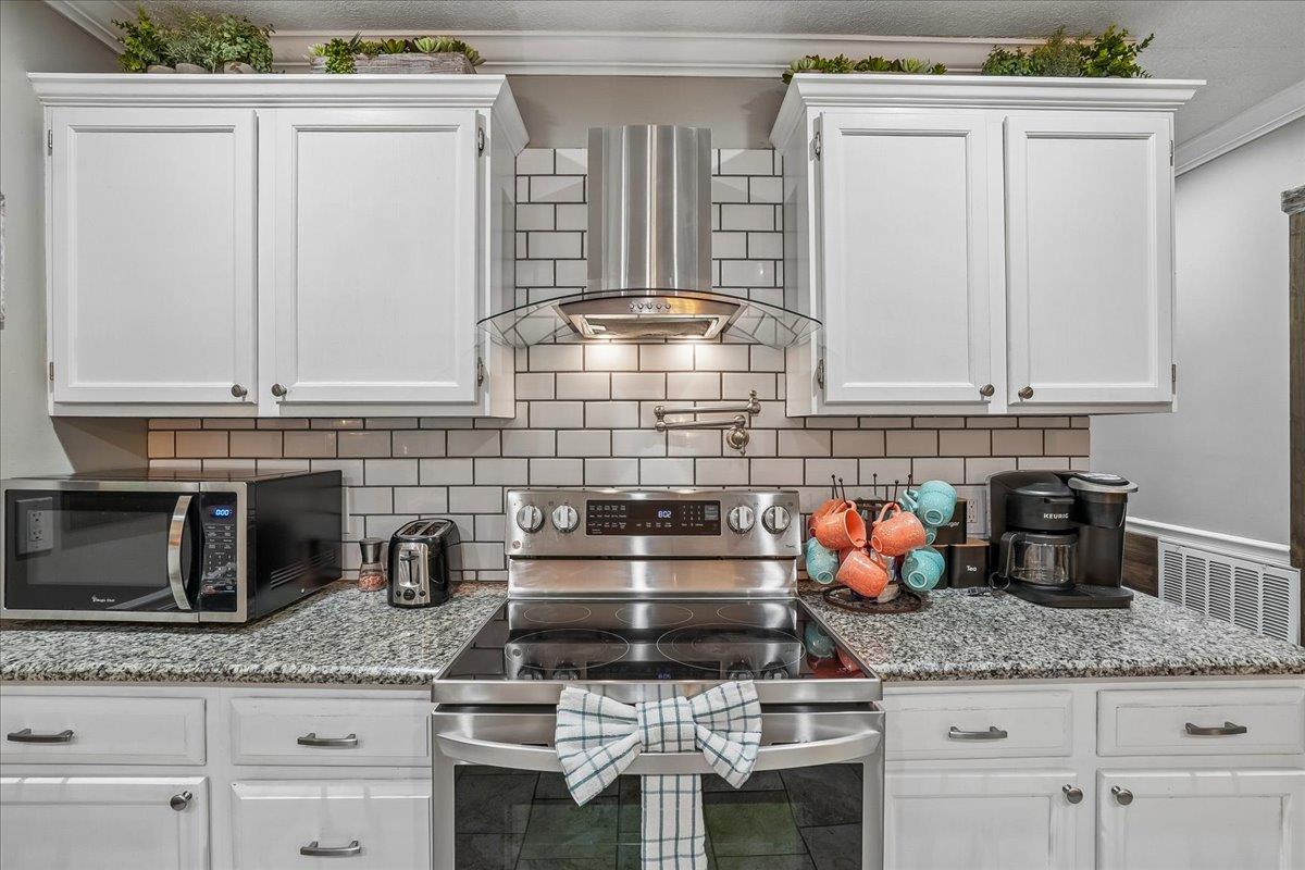 013Kitchen