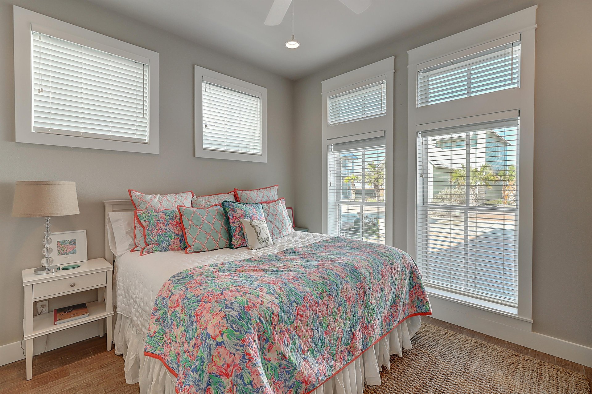 King Bedroom, 1st Floor