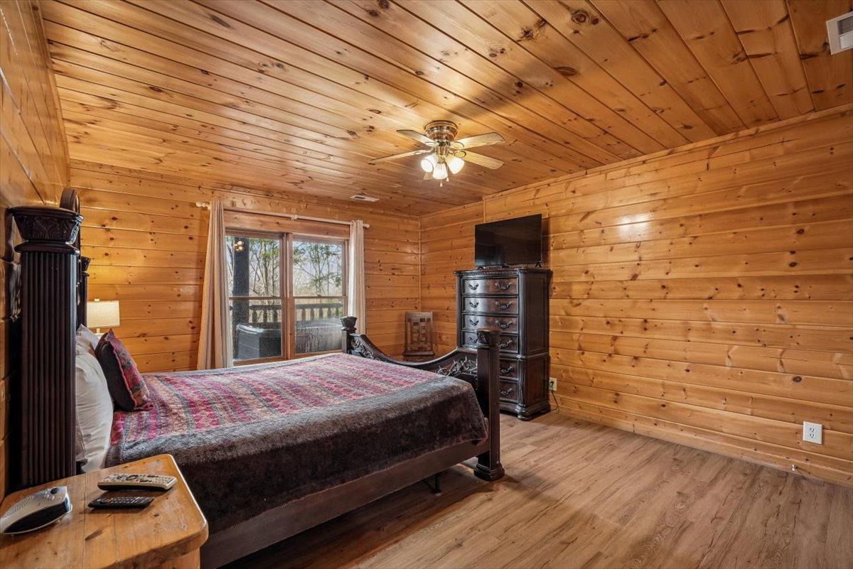 44Bedroom