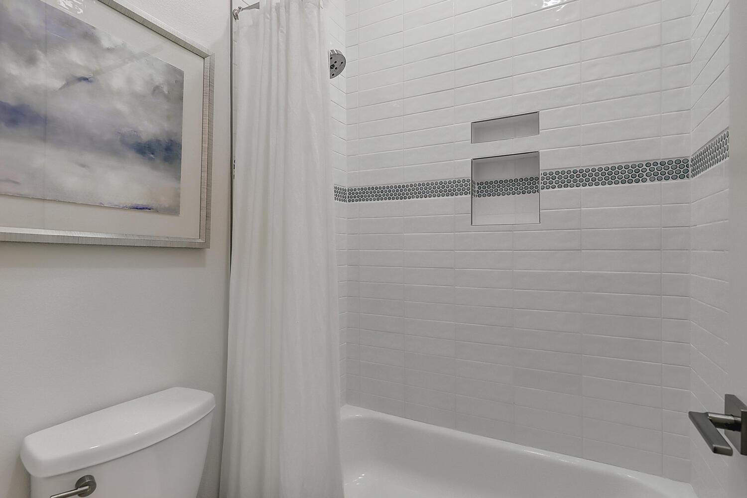 Shared 1st Floor Bathroom