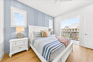 2nd Floor, Queen Bedroom