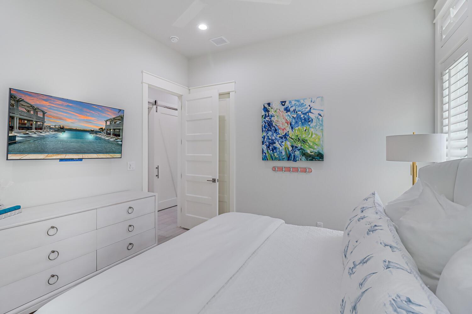 1st Floor, King Bedroom