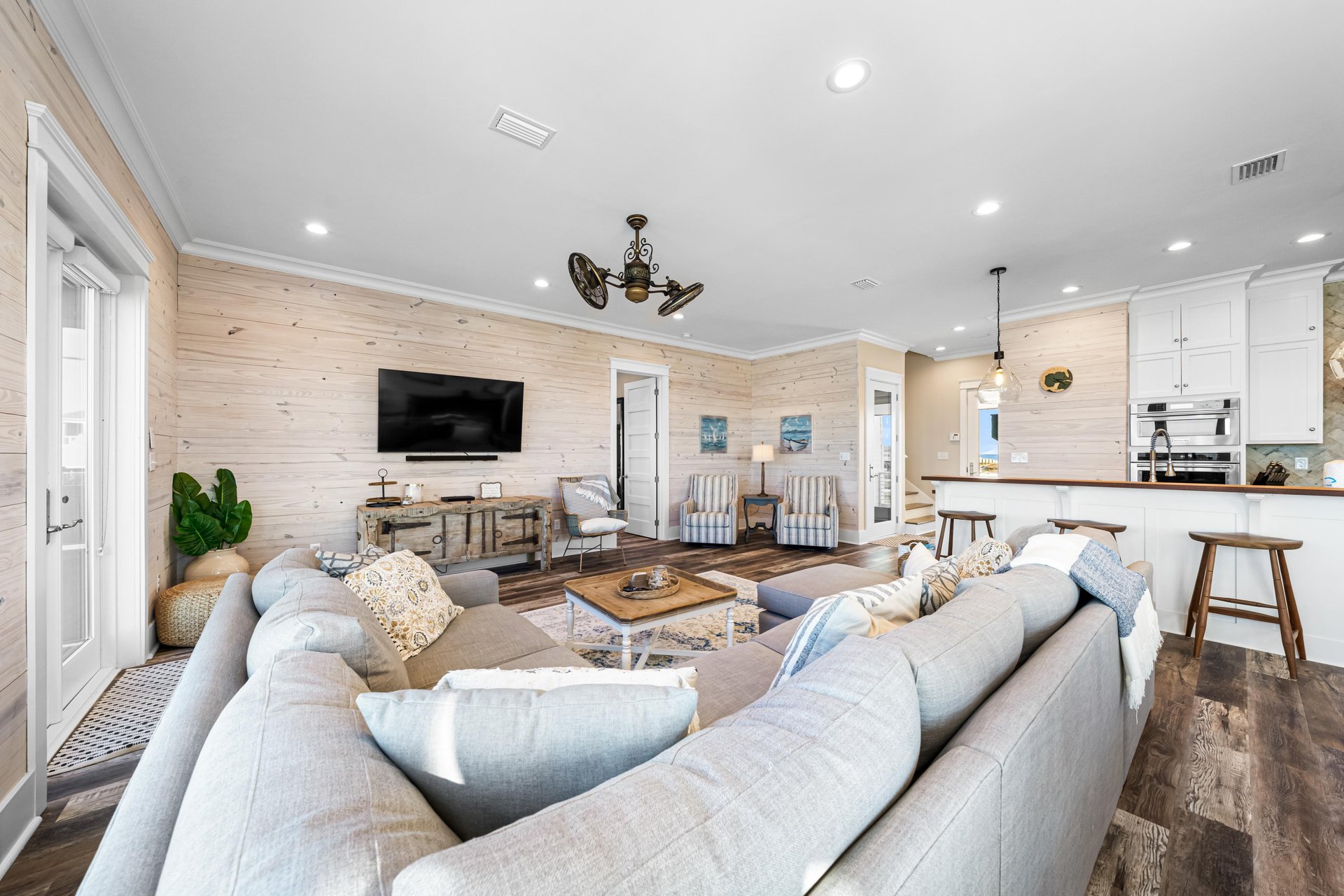 6173497.jpg