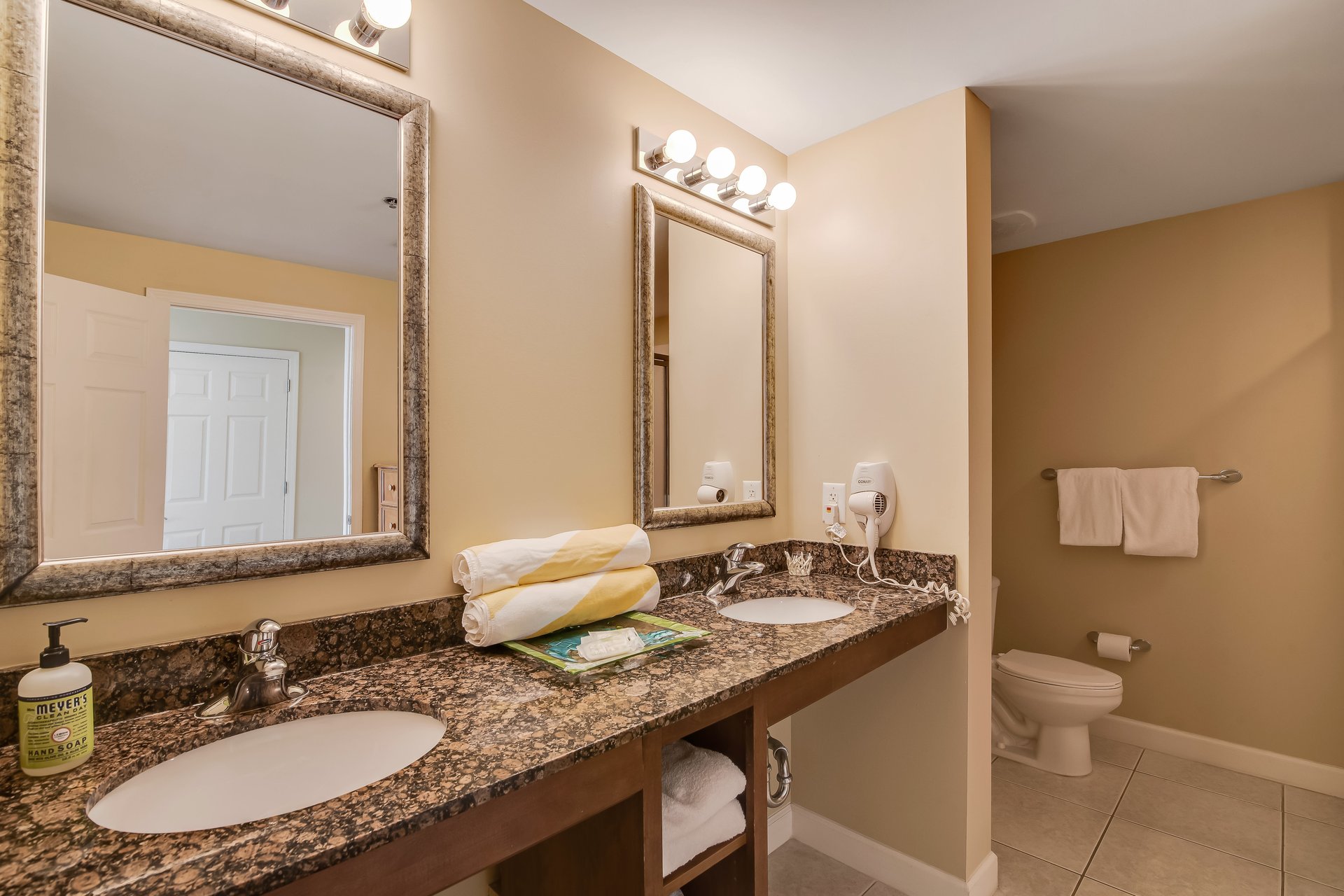 Splash Resort 2101E 15