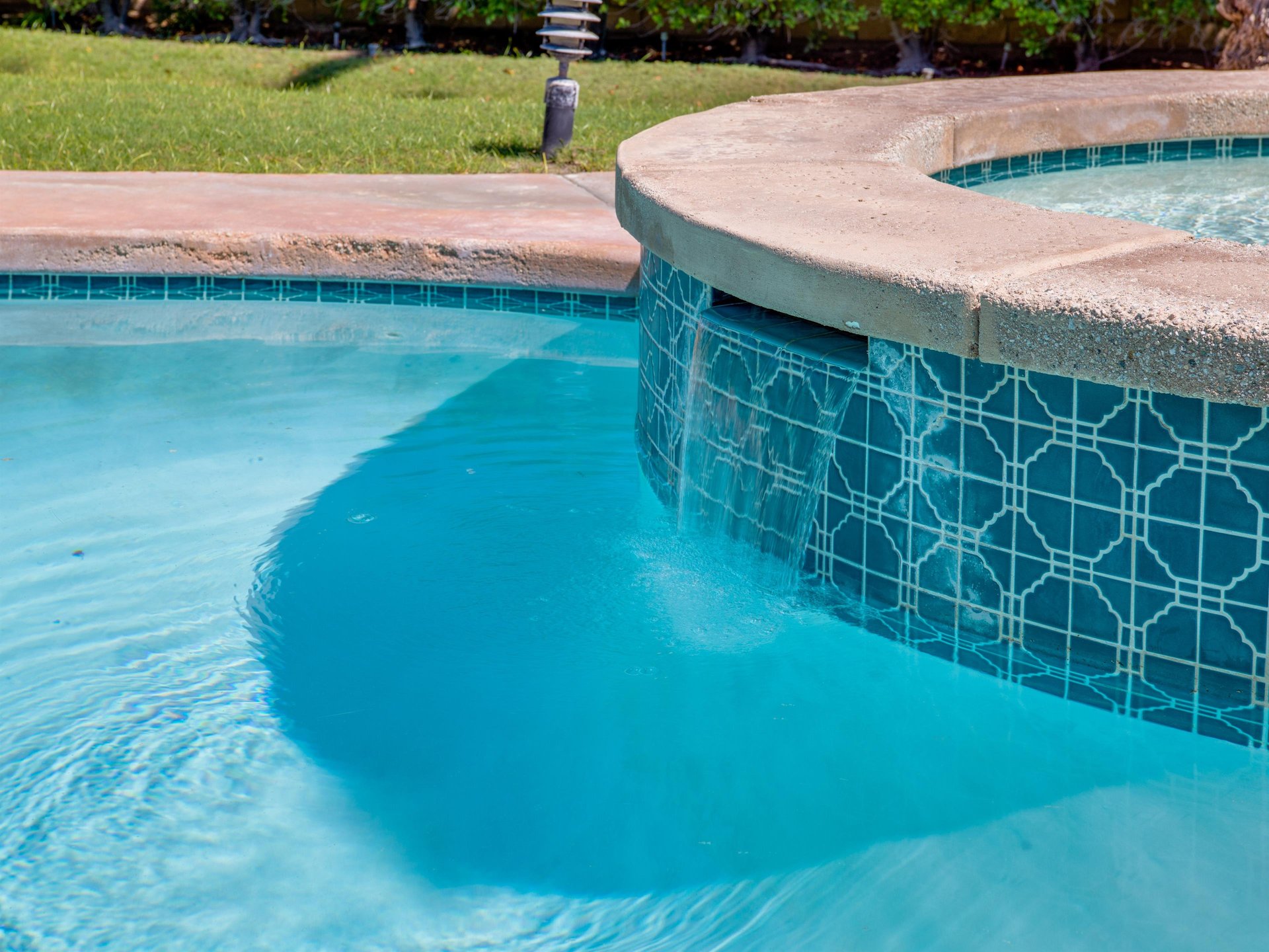 The large pool with integrated spa is fabulous