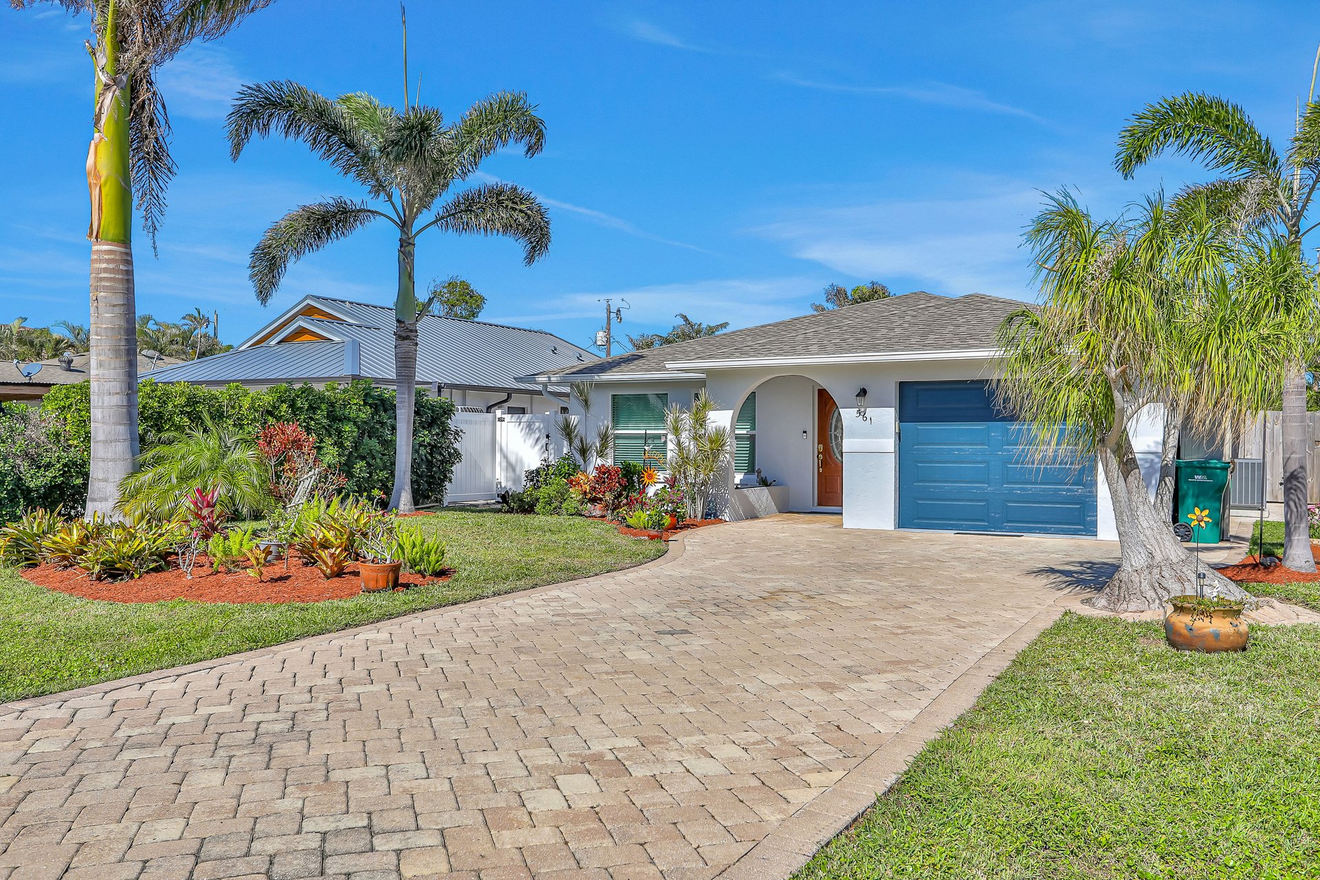 Coastal Palms Retreat 32