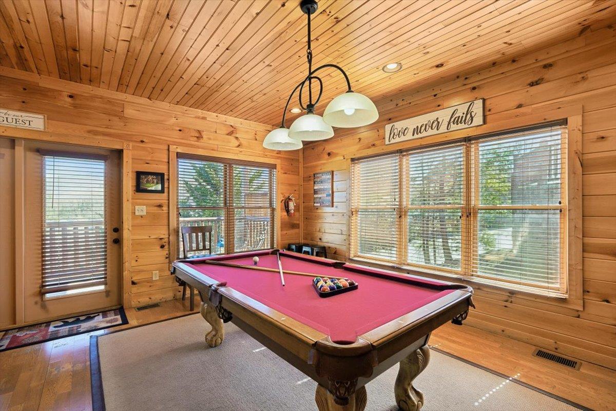 21Recreation Room
