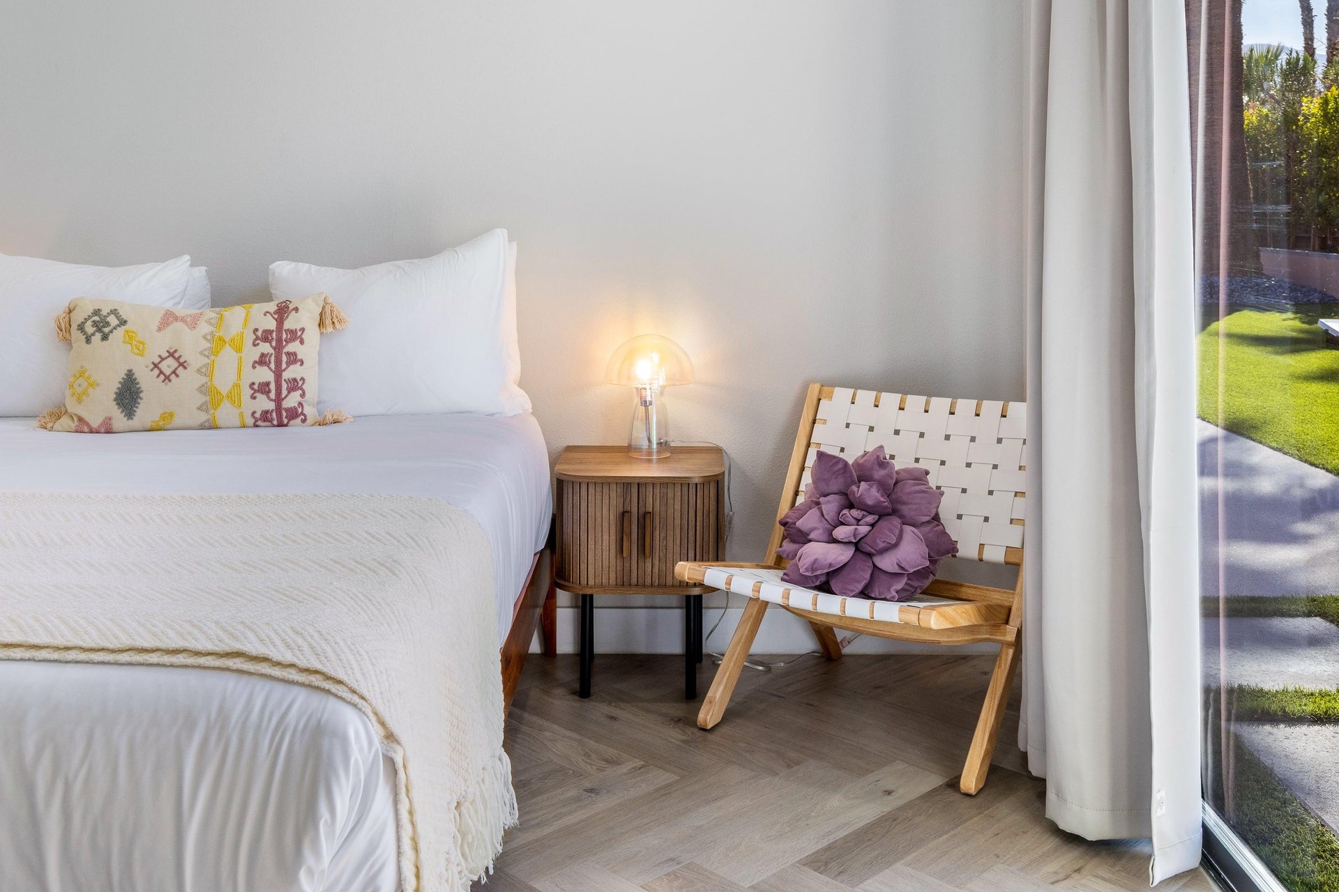Guest room