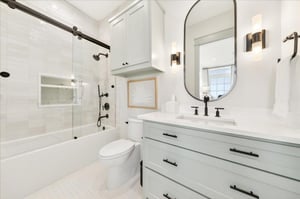 Third King Bathroom, 2nd Floor