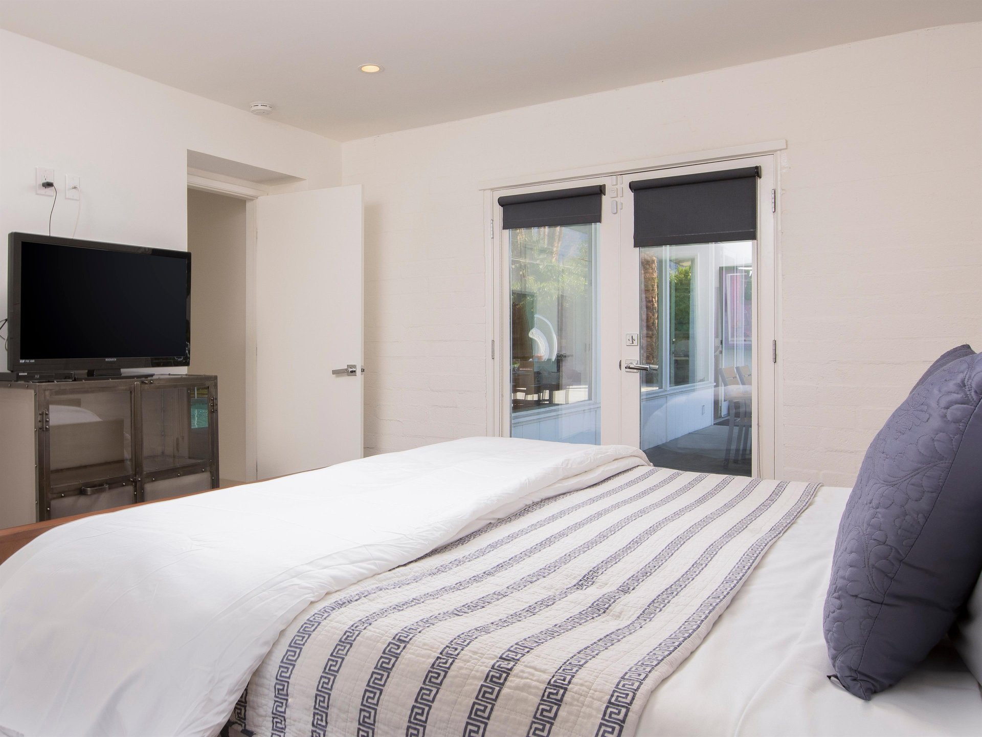 Lovely Guest Bedroom