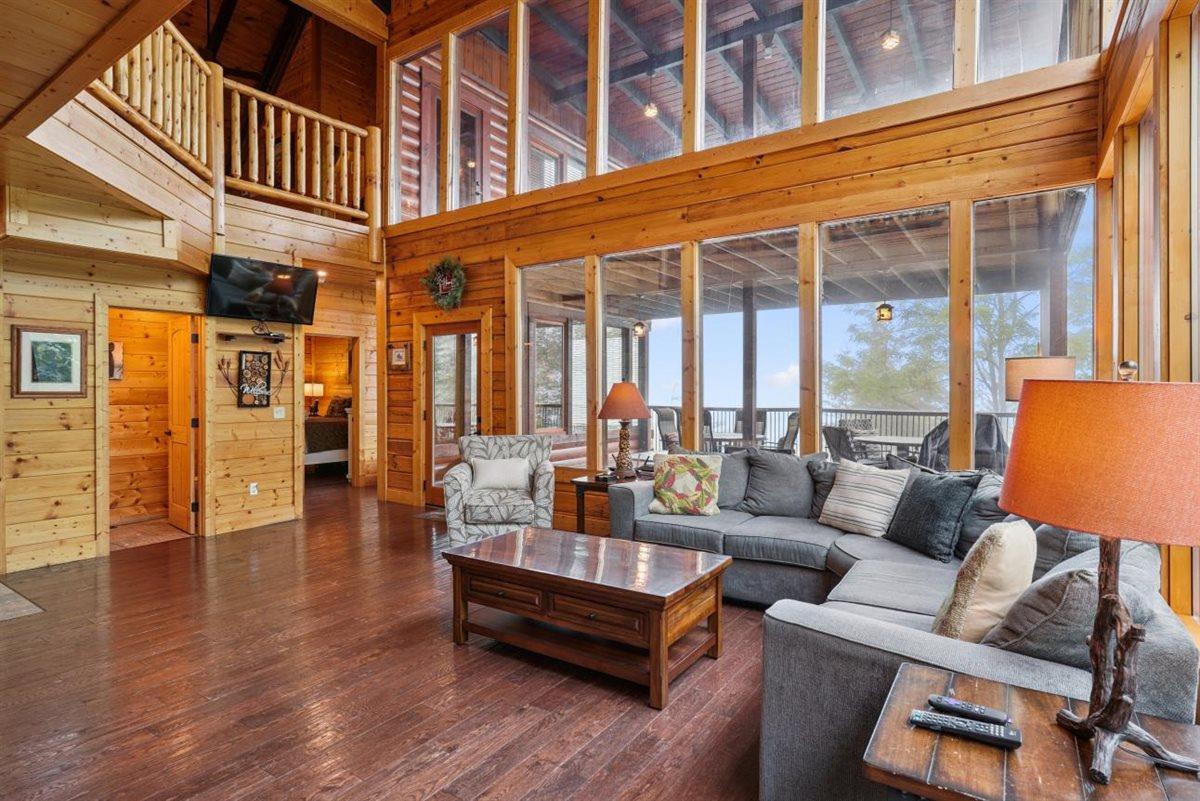 032Living Room