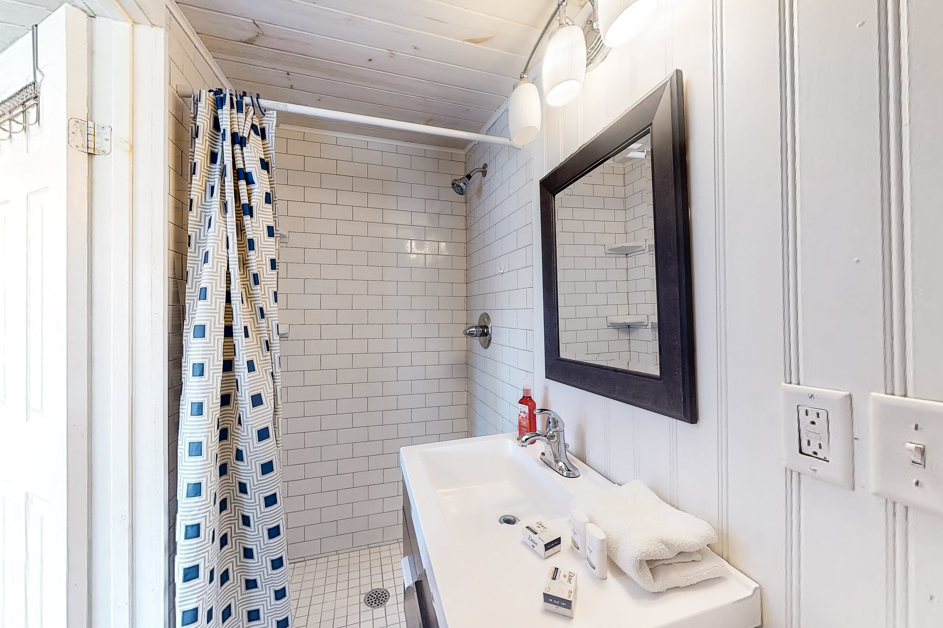 3rd Street Beach Retreat 12