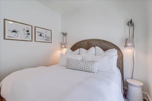 King Bedroom, 2nd Floor