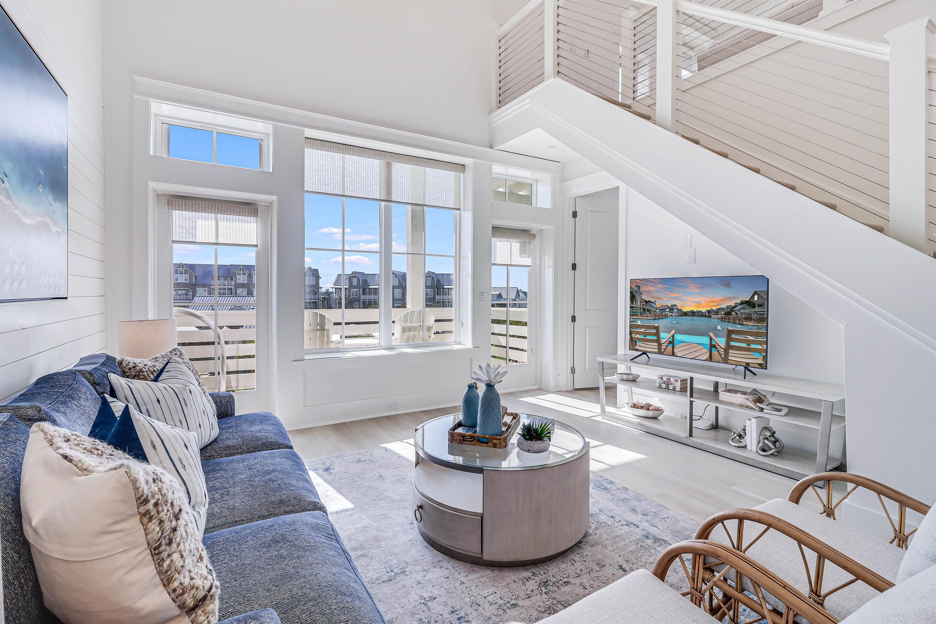 Living Area, 1st Floor