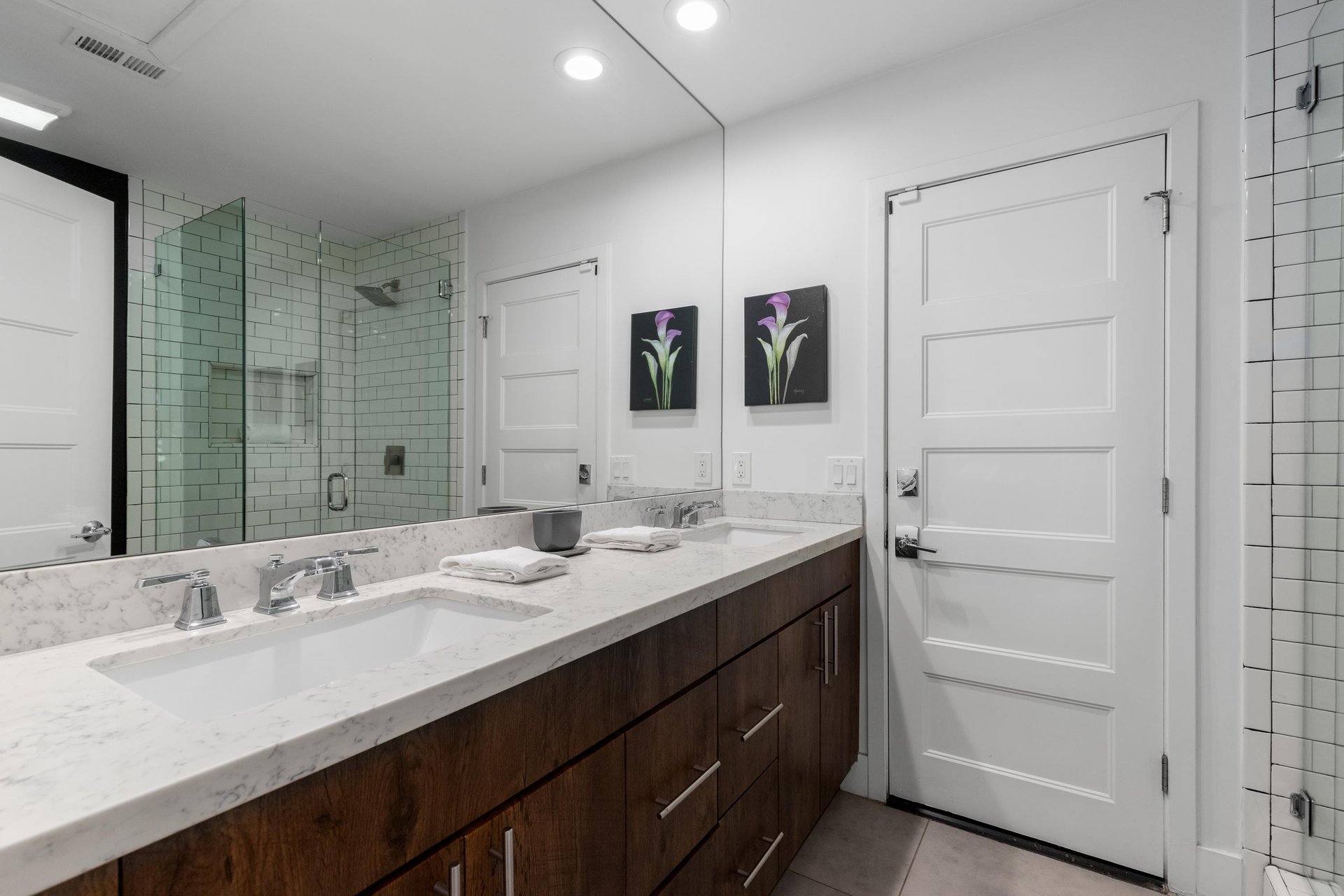 Dual vanity sink.