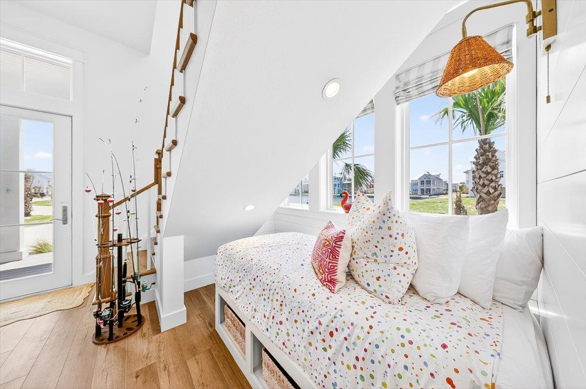 1st Floor, Twin Nook