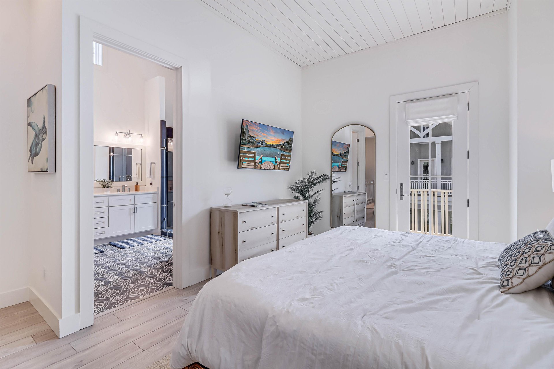 Primary King Bedroom, 2nd Floor