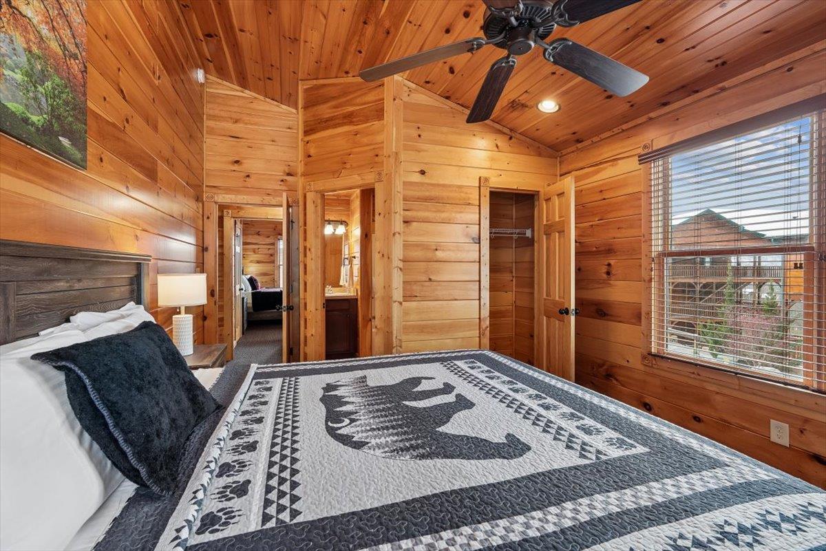 King Bedroom 4