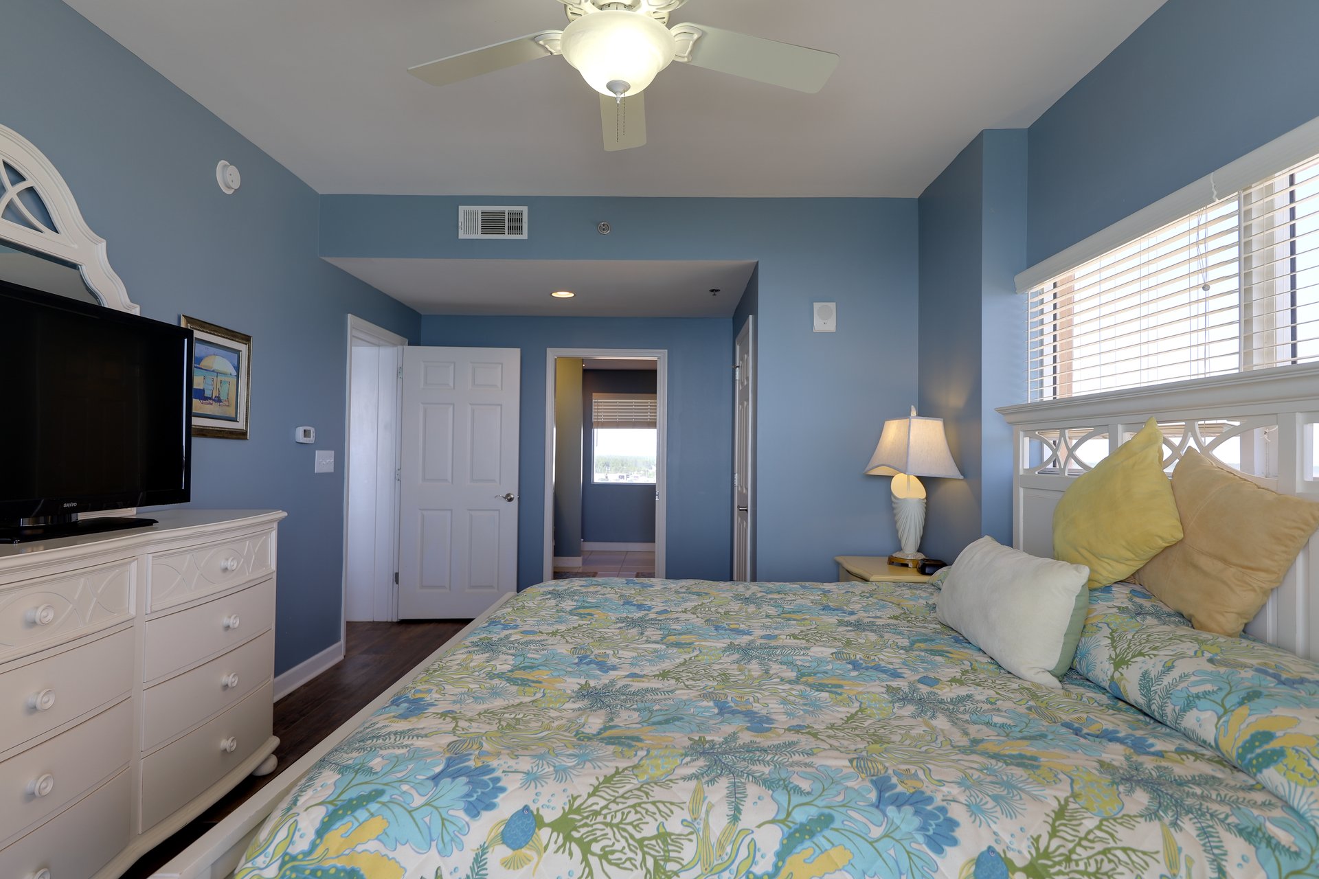 Splash Resort 907W 10