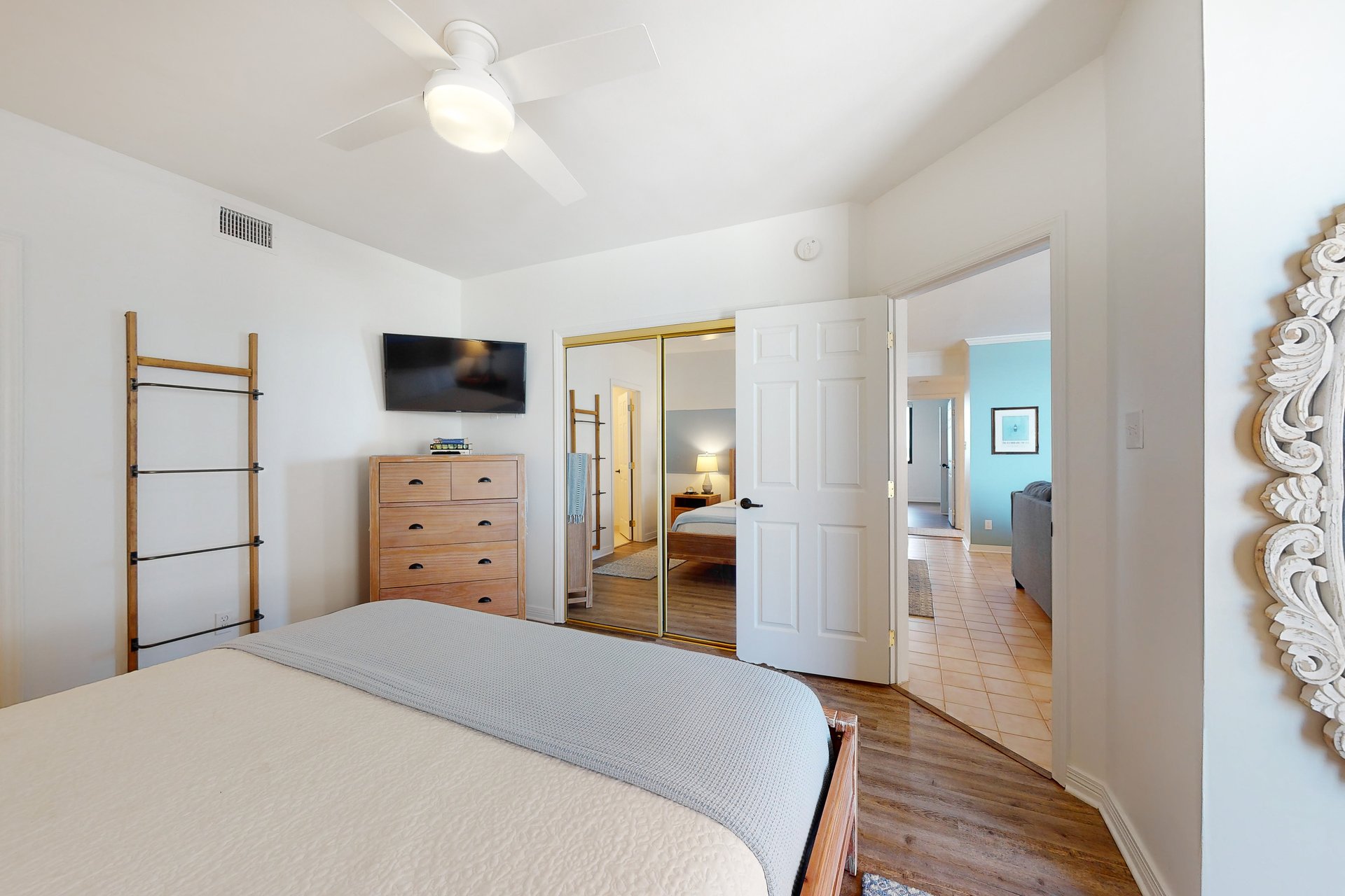 Four Seasons 701E Pier 701 East 24