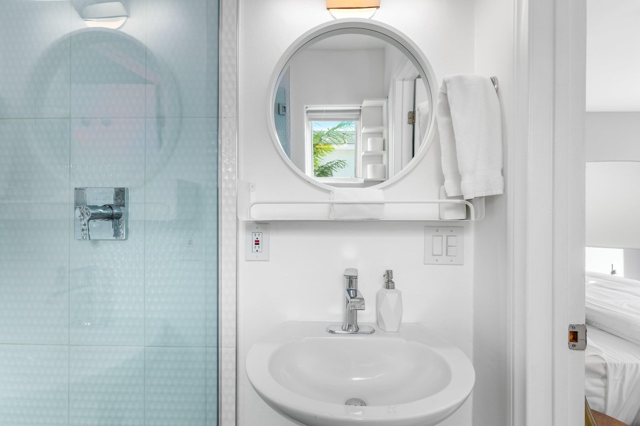 Casita bathroom